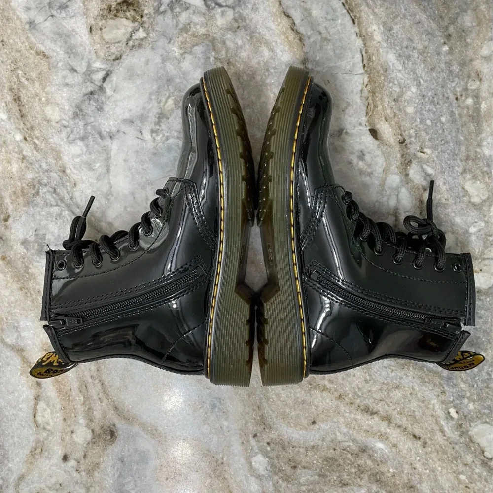Dr. Martens YOUTH 1460 PATENT LEATHER LACE UP BOOTS size 2